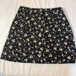 Small button down mini skirt NEVER WORN 🎈SALE